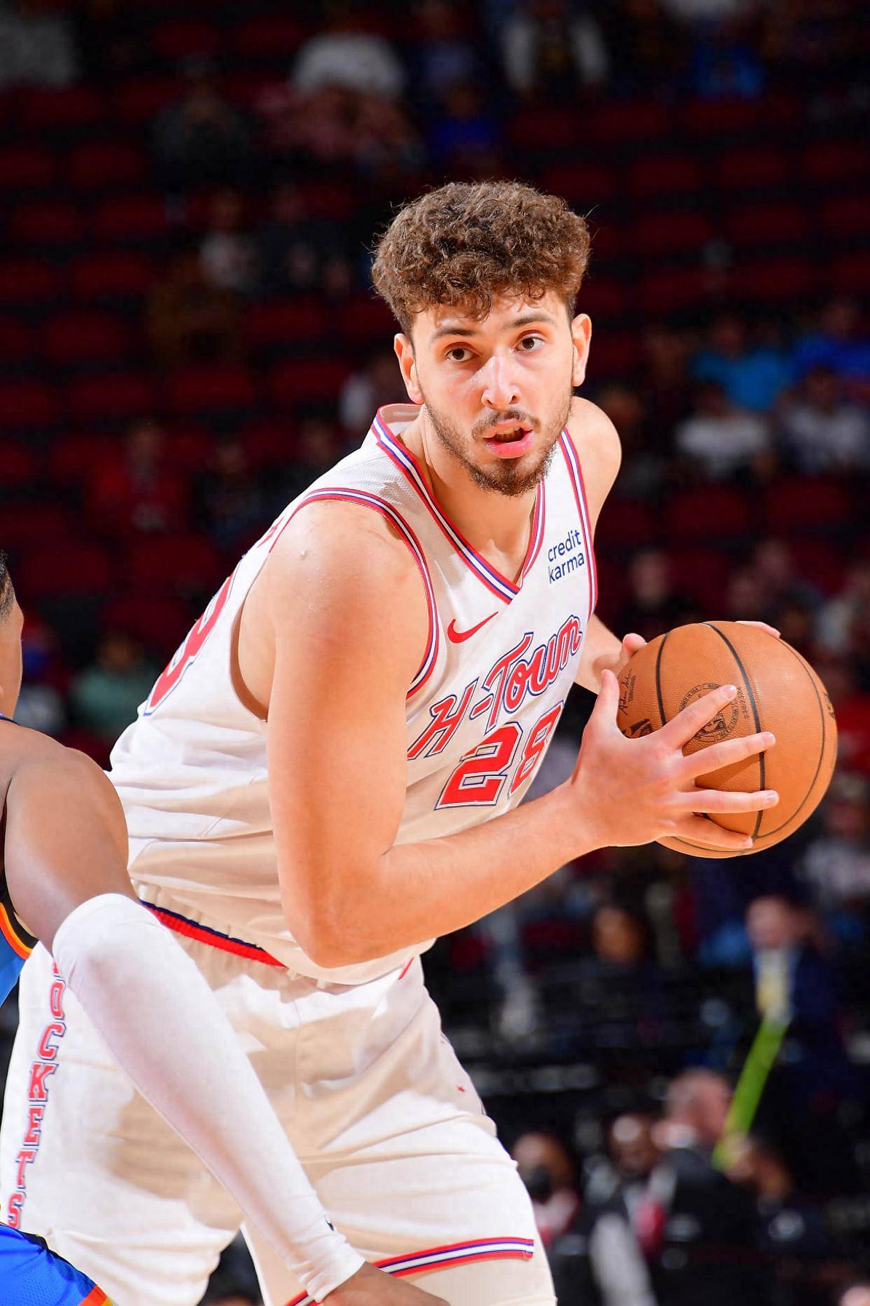 爱游戏棋牌赛地聚焦：CBA常规赛赛后热度飙升，奥兰多魔术复出首秀，气氛紧张，医务组通报恢复的简单介绍